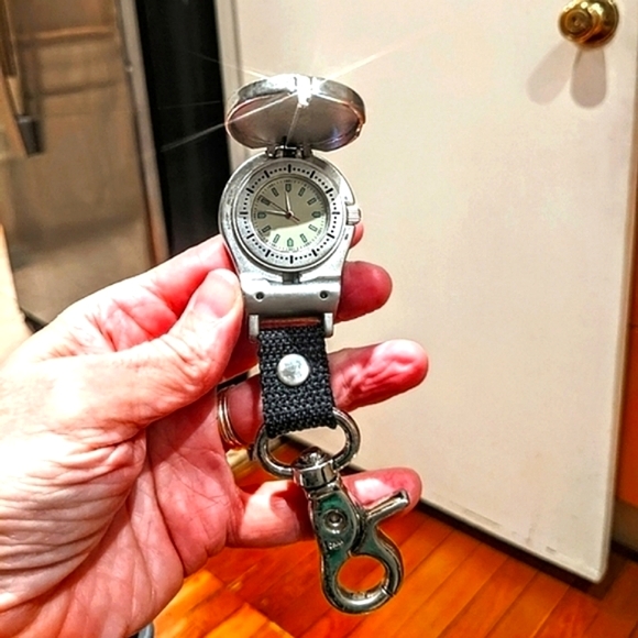 Rare vintage Golf watch carabiner flip open  silver retro watch green & red face - Picture 7 of 16